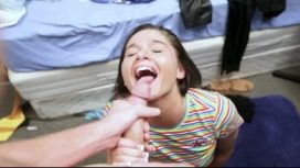 إنه يثير إعجابك عندما يتطلب القذف في فمك