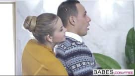 اختبار رجل خجول من قبل امرأة لطيفة