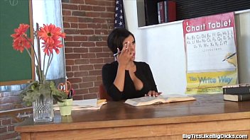 رجل موهوب يخترق معلمًا سيئًا