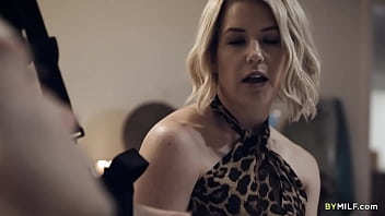 سكس طيز كبيره جدا رجل بينيك حيوان حمار