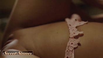 المراهق ينيك ام زوجته و زوجته عجوز تمغرس الجنس