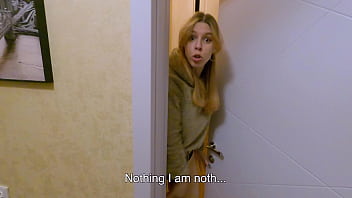 ملابسها الداخليه مثيره مو عندما تظهر عارية على الإنترنت، يرغب العديد